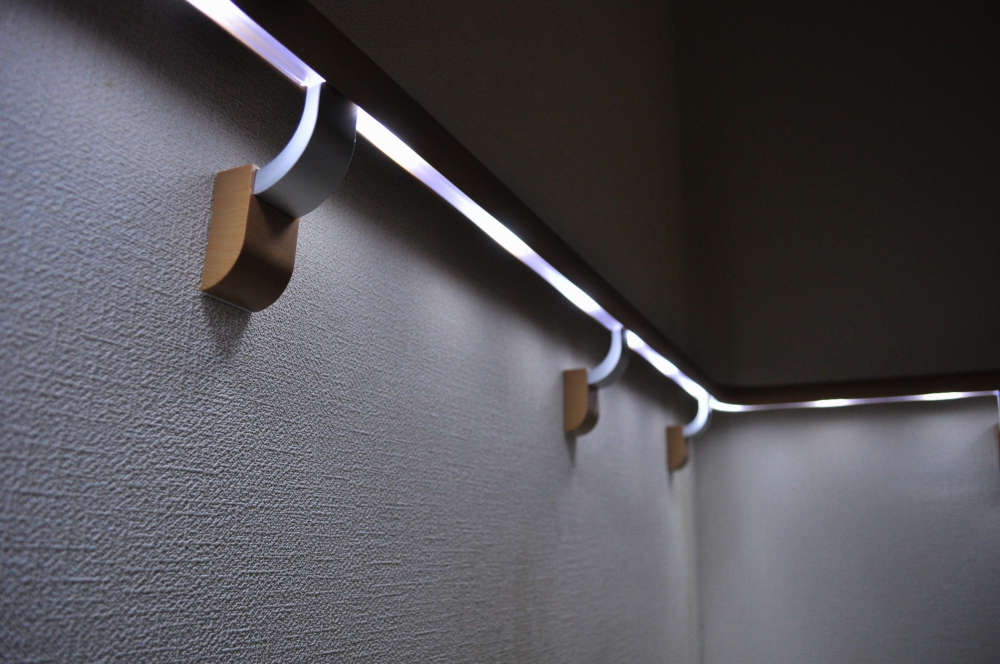 LED補助手すり「LED safety rail」