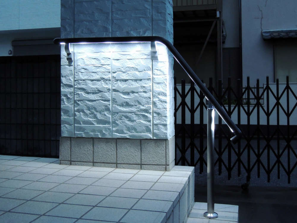 LED補助手すり「LED safety rail」